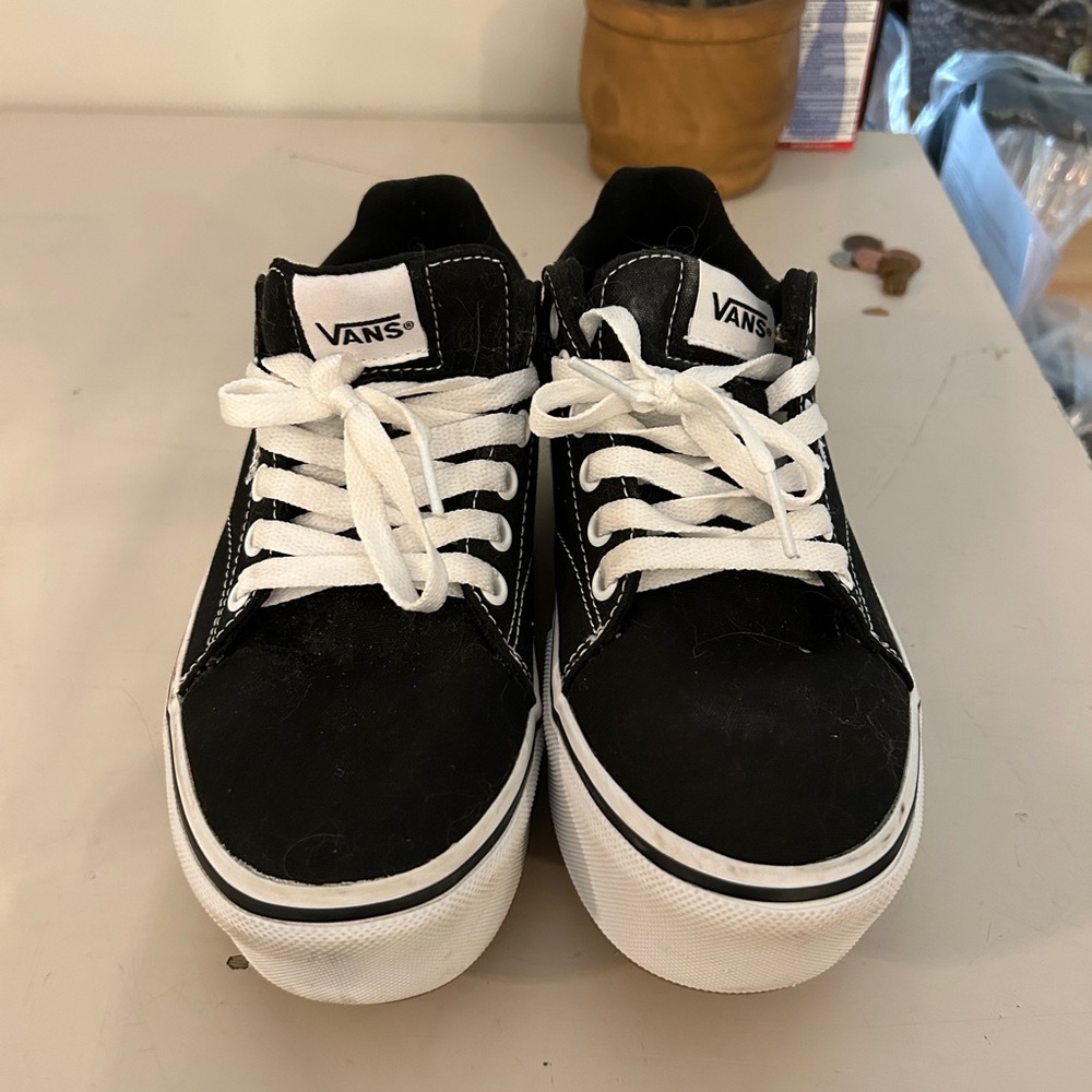 Vans Black and White Sneaker platform size 7